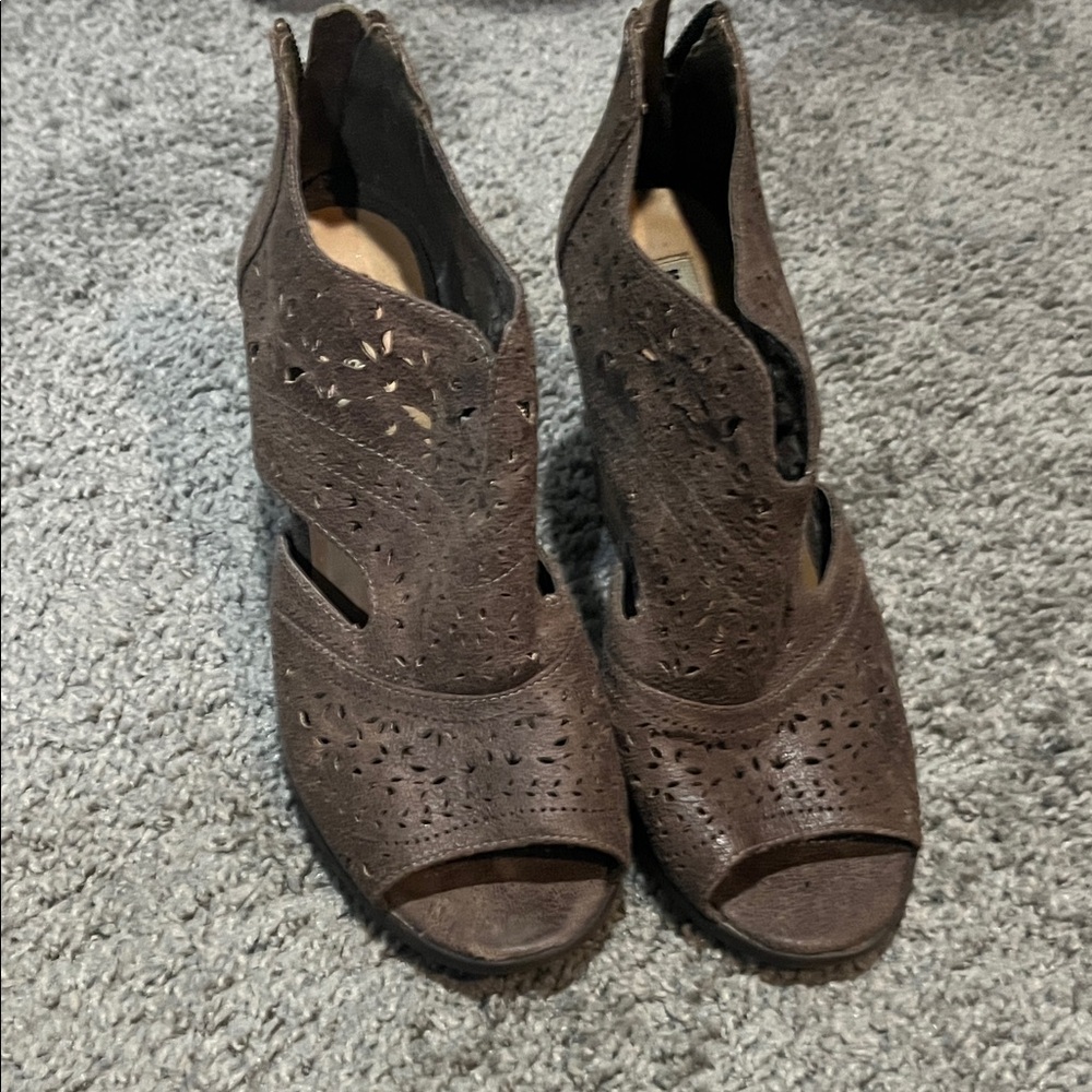 Not Rated Brown Peep-Toe Mules